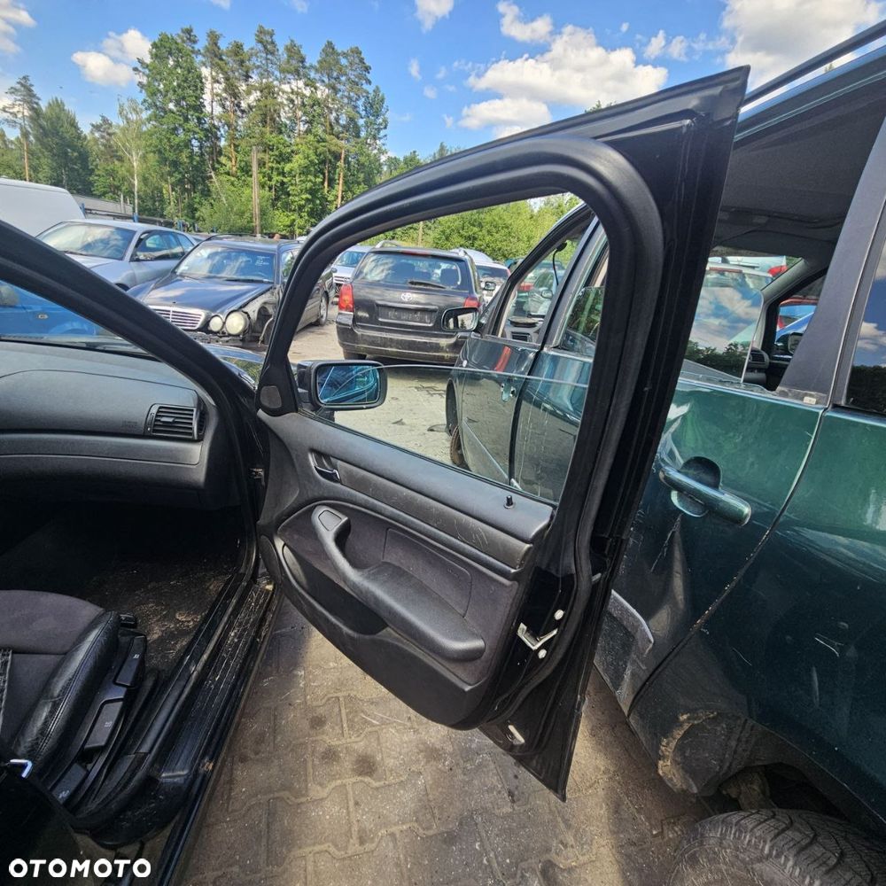 Drzwi / prawe lewe przód tył / BMW 320D (2002r) / E46 / kombi / kod lak: SCHWARZ 2 - 5