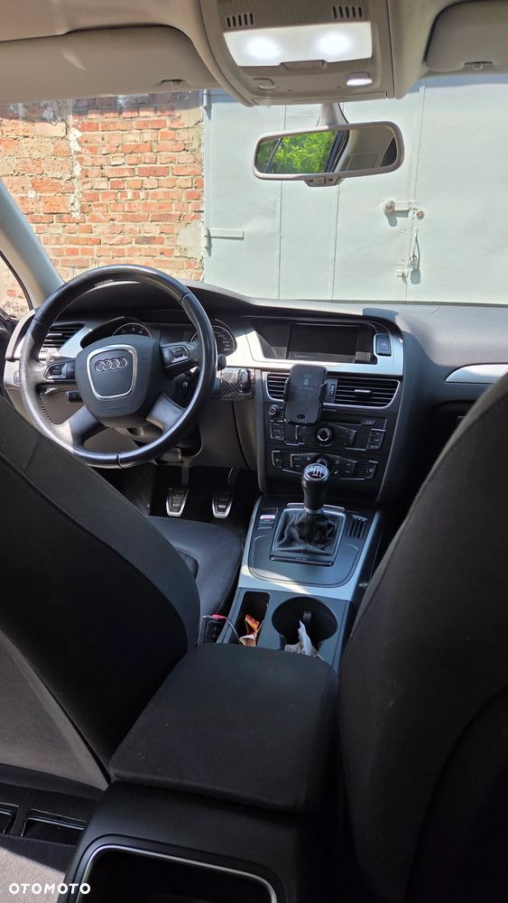 Audi A4 Limousine - 12