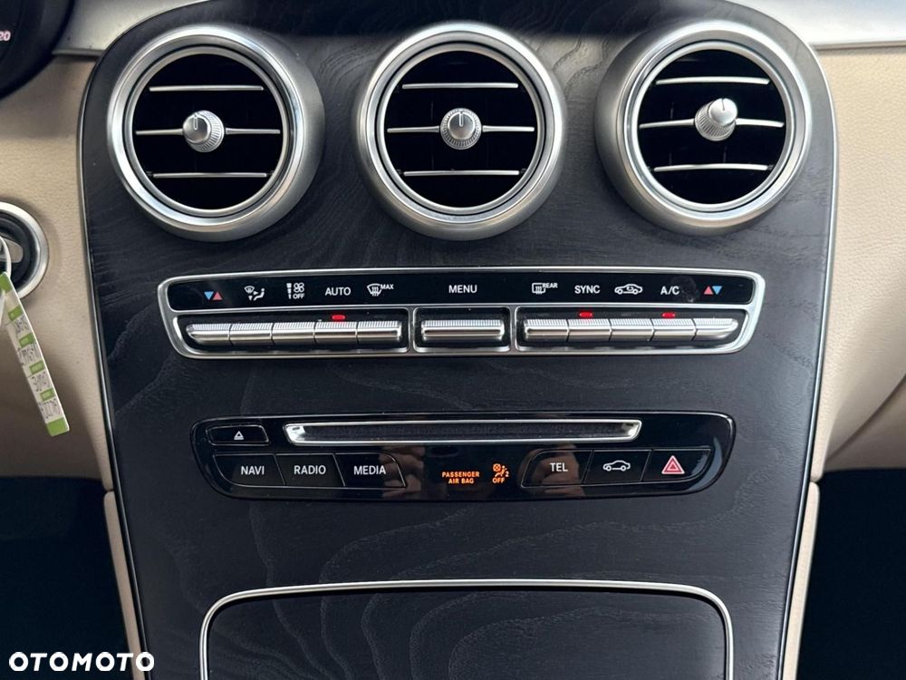 Mercedes-Benz GLC - 21