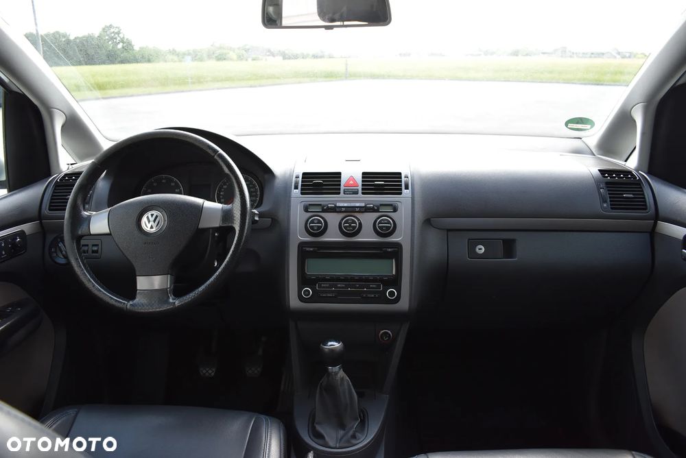 Volkswagen Touran 1.4 TSI Cross - 5
