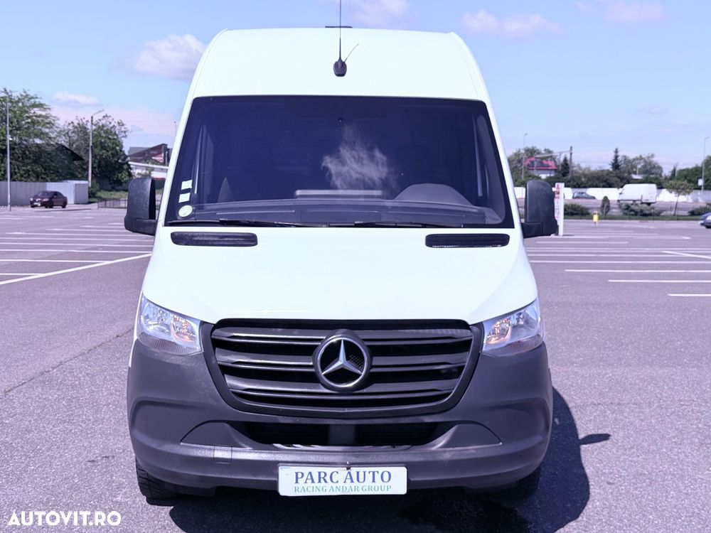 Mercedes-Benz Sprinter - 9