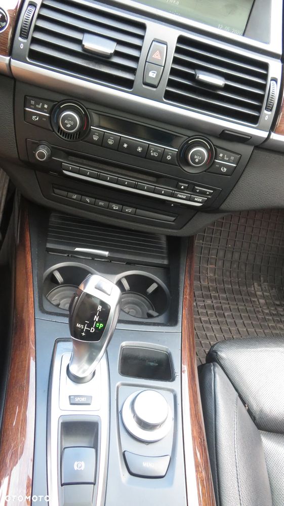 BMW X5 4.8i xDrive - 3
