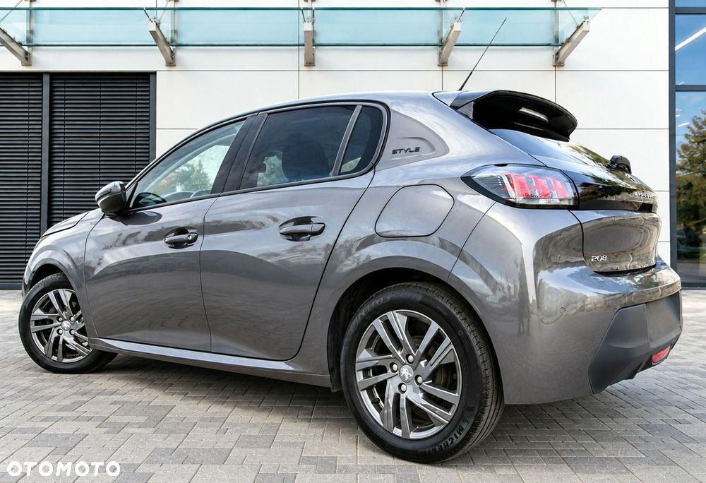 Peugeot 208 - 30