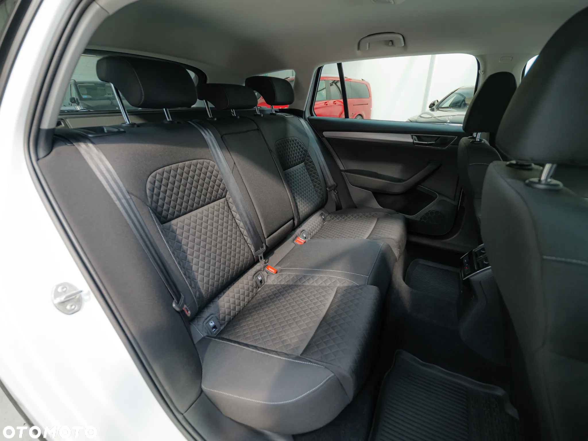 Skoda Superb 2.0 TDI SCR Ambition DSG - 22