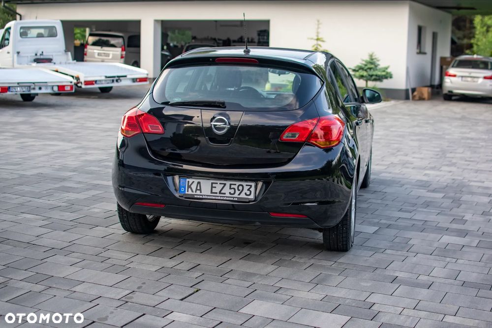 Opel Astra - 16