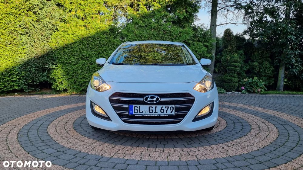 Hyundai i30 Fastback 1.6 CRDI Premium - 5