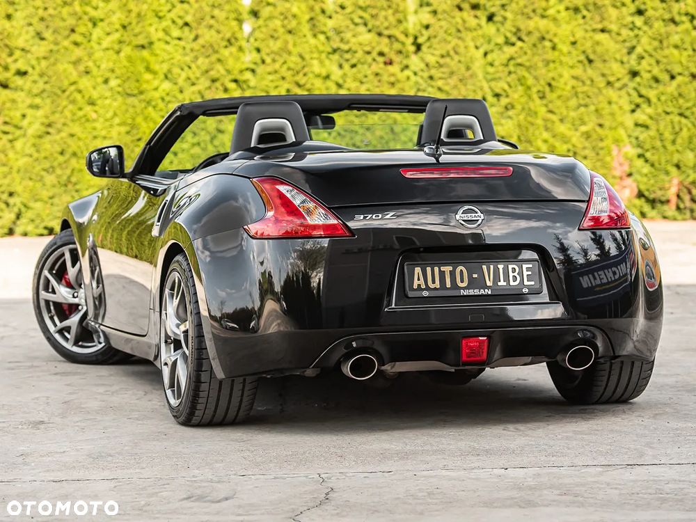 Nissan 370 Z Black Edition - 7