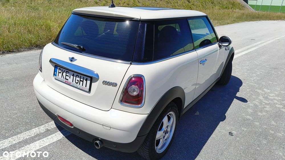 MINI Cooper Standard - 4
