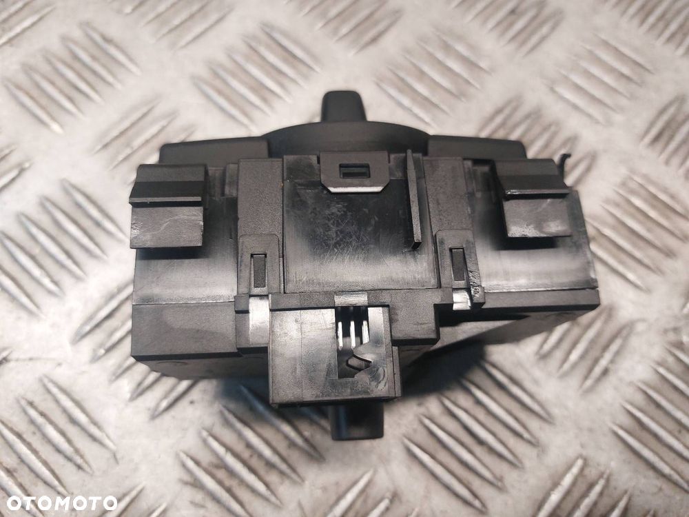 PRZEŁĄCZNIK ŚWIATEŁ  BMW E87 118d 6932795 - 3