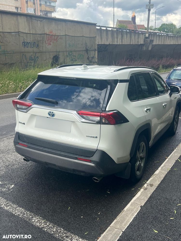 Toyota RAV4 - 6