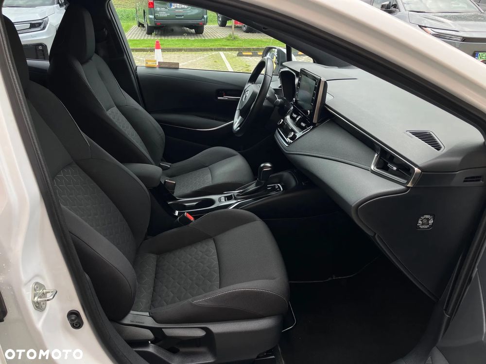 Toyota Corolla 1.8 Hybrid Comfort - 17