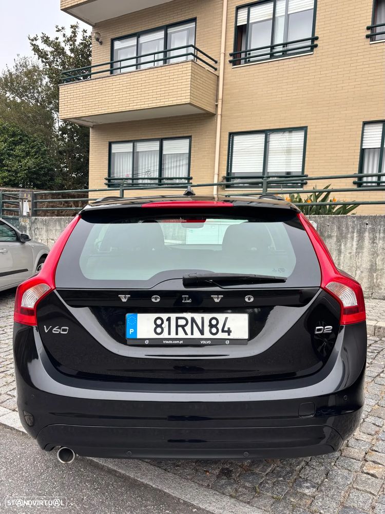 Volvo V60 2016 photo 2