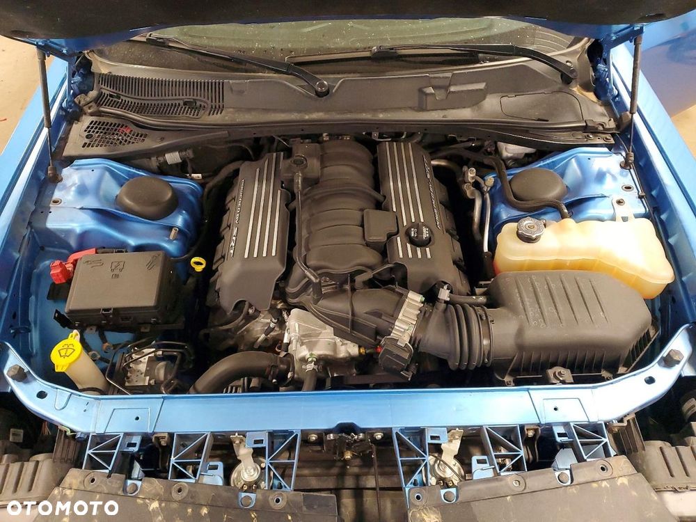 Dodge Challenger - 12