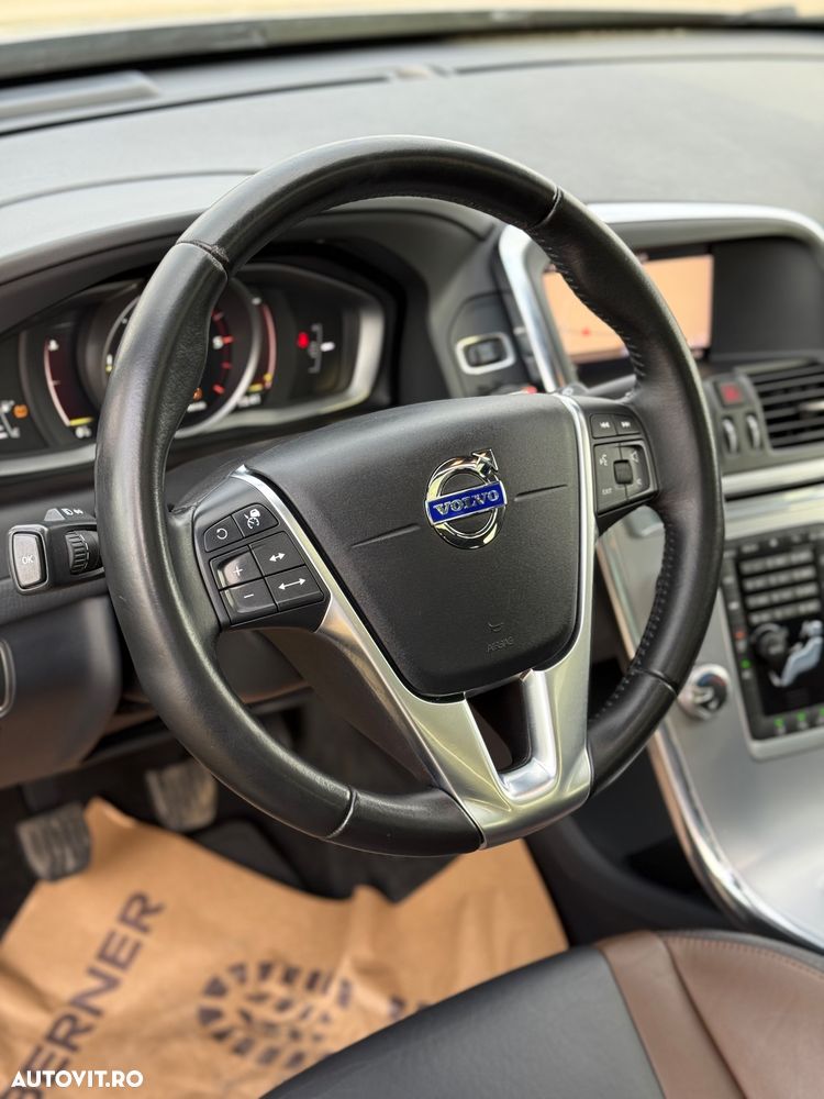 Volvo XC 60 D4 Momentum - 11