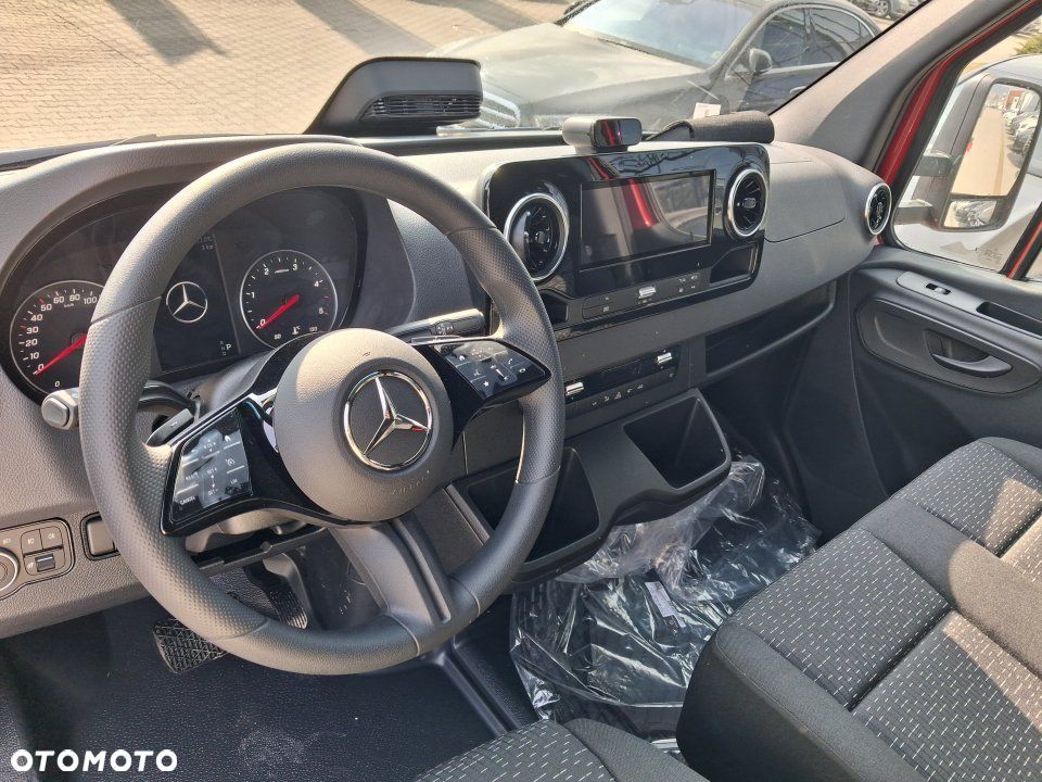 Mercedes-Benz Sprinter - 4