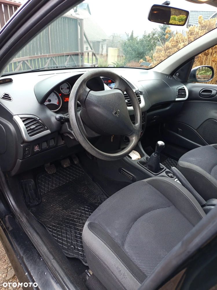 Peugeot 206 plus - 11
