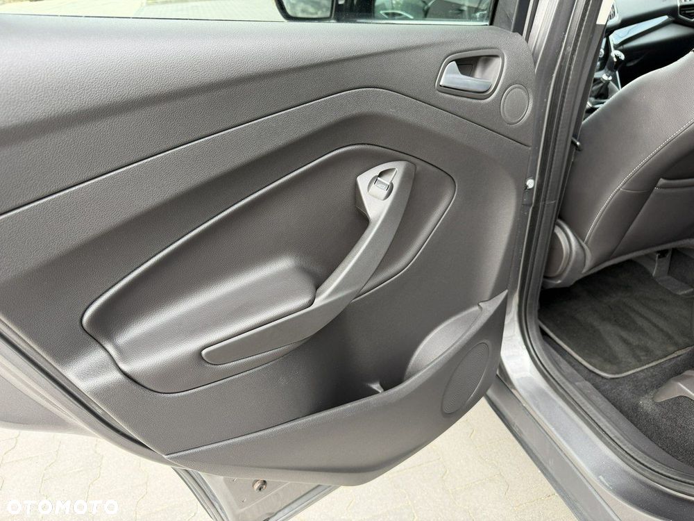 Ford Kuga - 24