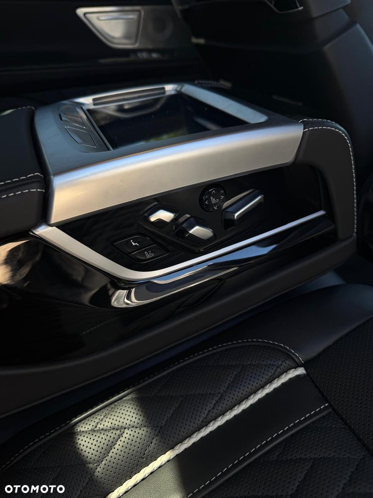 BMW Seria 7 750i xDrive - 23