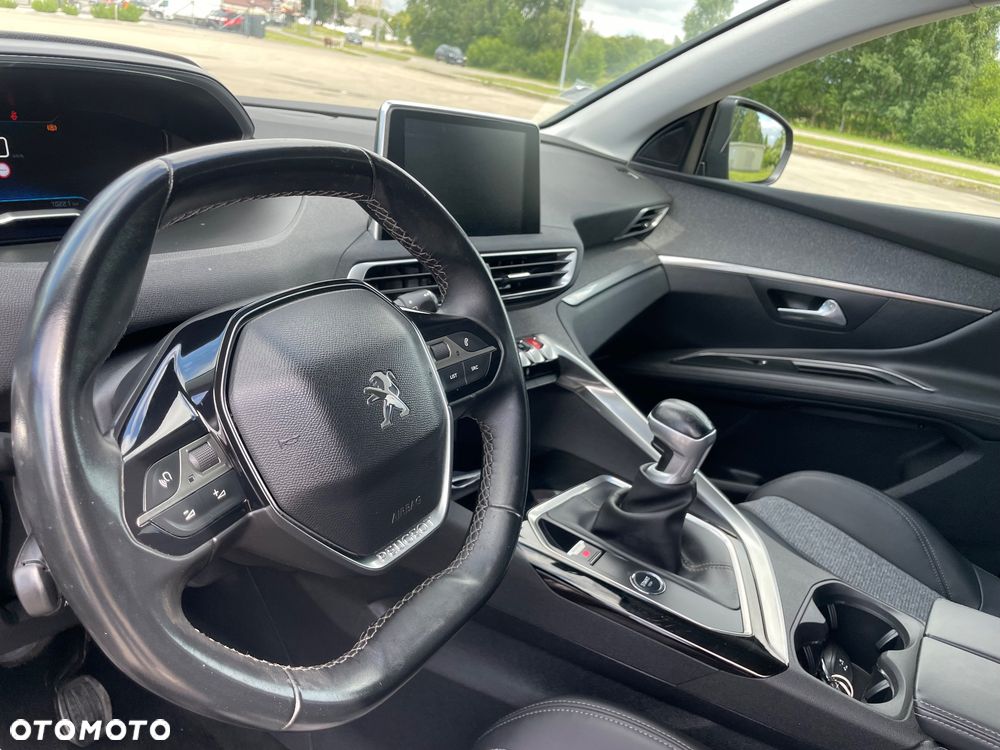 Peugeot 3008 PureTech 130 Stop & Start GPF Allure Business-Paket - 5
