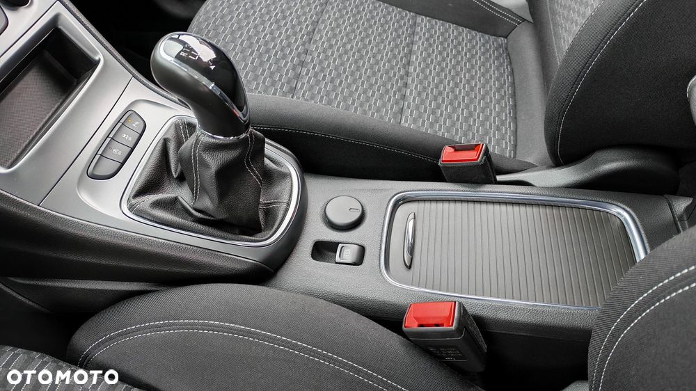 Opel Astra 1.4 Turbo Innovation - 34