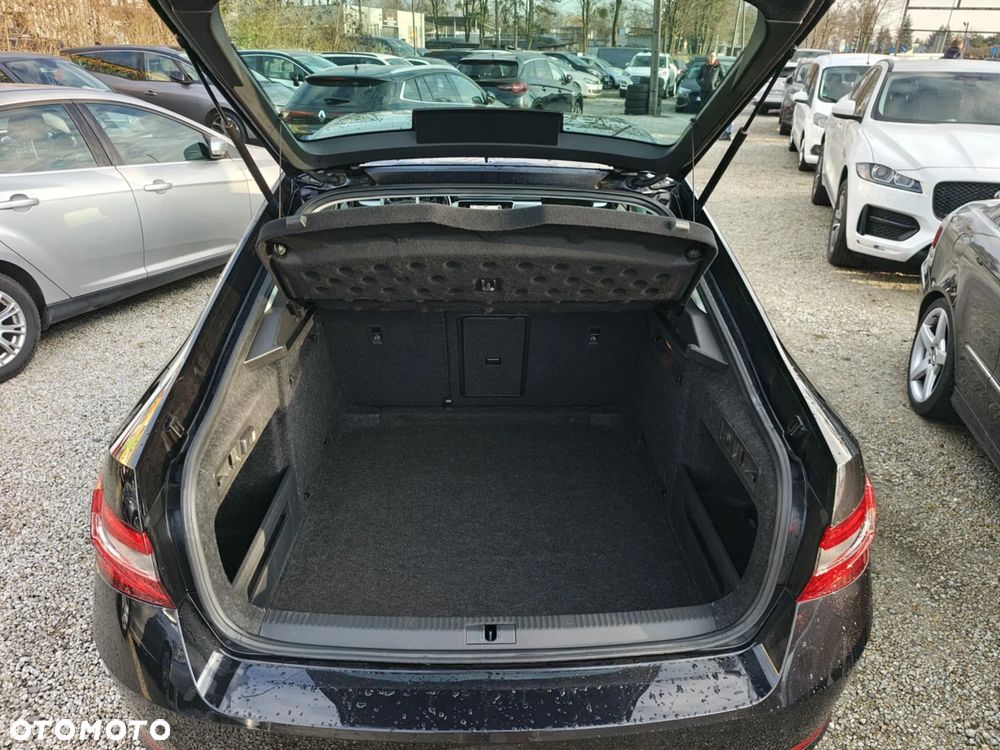 Skoda Superb 1.5 TSI ACT Active DSG - 9