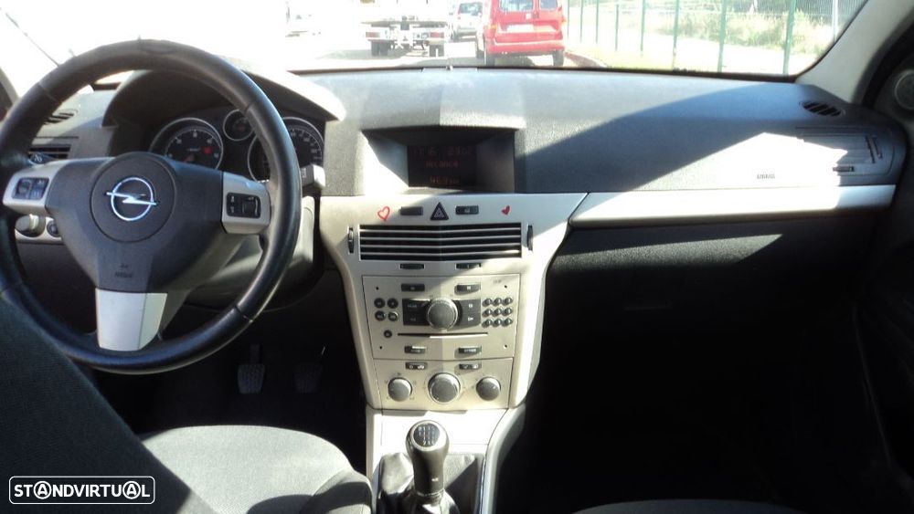 Opel Astra H GTC 1.3 CDTi 2007 - Para Peças - 5