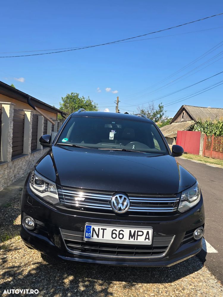 Volkswagen Tiguan - 1