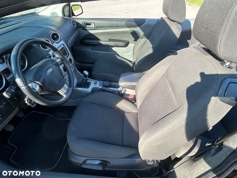 Ford Focus 2.0 16V Sport - 27