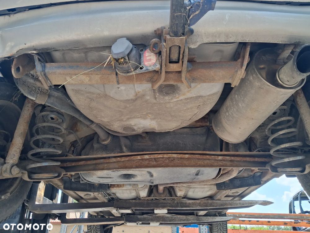 Toyota Yaris I 1 Lift silnik 1.4 Diesel D4D 90KM 1ND skrzynia biegów C153 drzwi maska zderzak błotnik lusterko 1DZ Grey Metallic Mercury lampa alternator rozrusznik czujnik regulator panel sterownik moduł mechanizm przewód wąż pompa maglownica zwrotnica wahacz mcperson amortyzator belka sanki tłumik wydech listwa osłona kokpit podsufitka podszybie boczek fotel fotele lewarek wybierak linka zbiorniczek kolektor stacyjka kierownica klamka zamek zacisk hamulcowy czujnik doładowania przepustnica przepływomierz półoś blenda klamka światło lampa hak holowniczy odpinany sprężarka filtr włącznik przełącznik manetki przewód rura felgi felga koło wiązka elektryczna NA CZĘŚCI WSZYSTKIE CZĘŚCI - 15