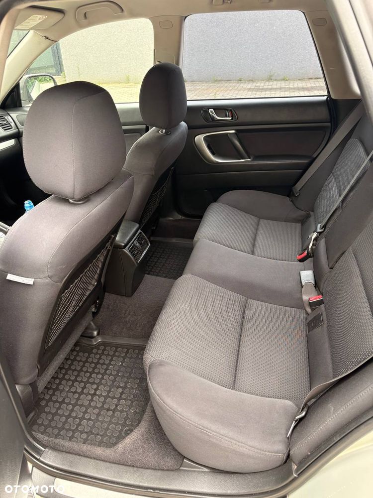 Subaru Outback 3.0 R GX - 12