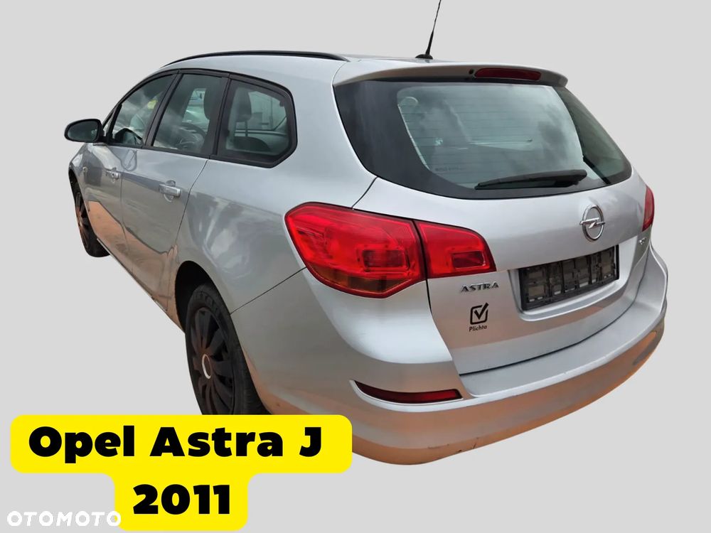 Opel Astra J Kombi 2011 Silnik 1.7 CDTI (A17DTR) 125 KM (92 kW) Z176 Na części silnik, drzwi, zderzak, klapa bagażnika, lampa - 1