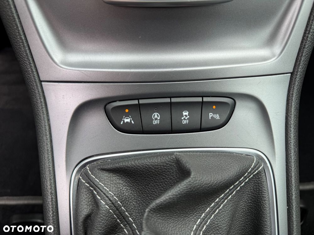 Opel Astra 1.4 Turbo Innovation - 16