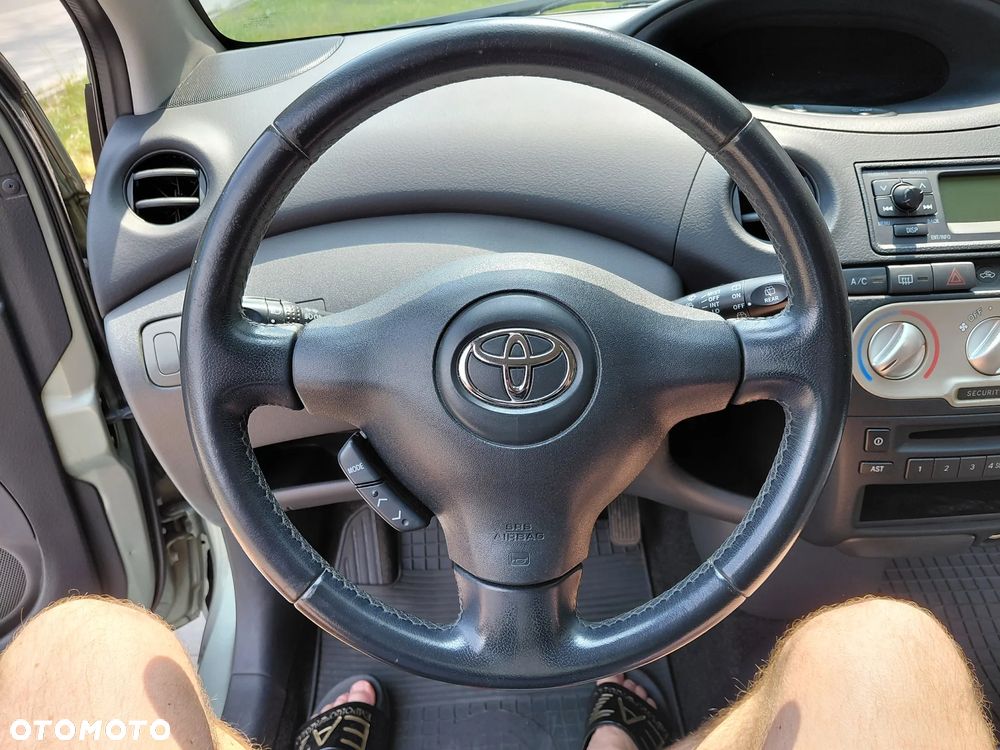 Toyota Yaris 1.0 Luna MM - 8