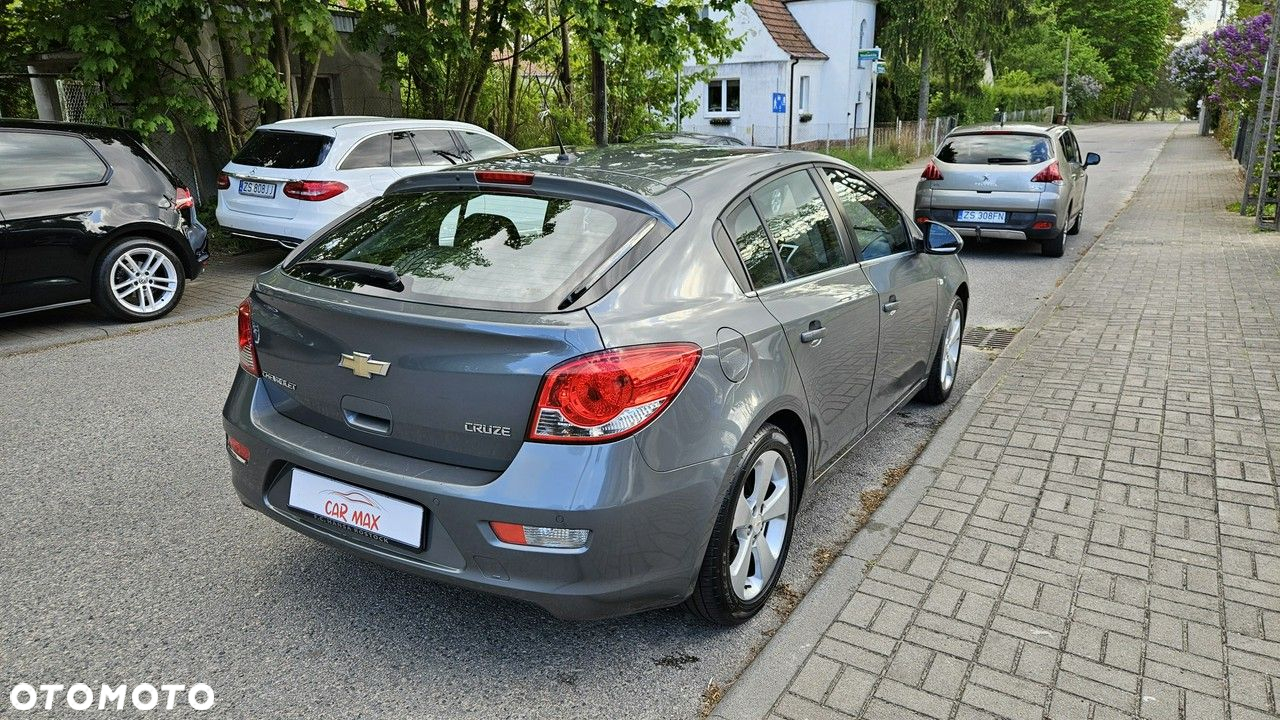 Chevrolet Cruze 1.8 LT - 9