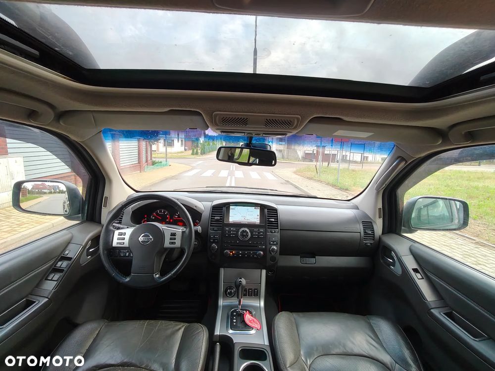 Nissan Navara 3.0 D V6 - 27