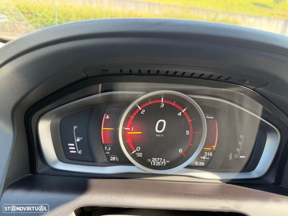 Volvo XC 60 2.0 D3 Dynamic Edition Geartronic - 28