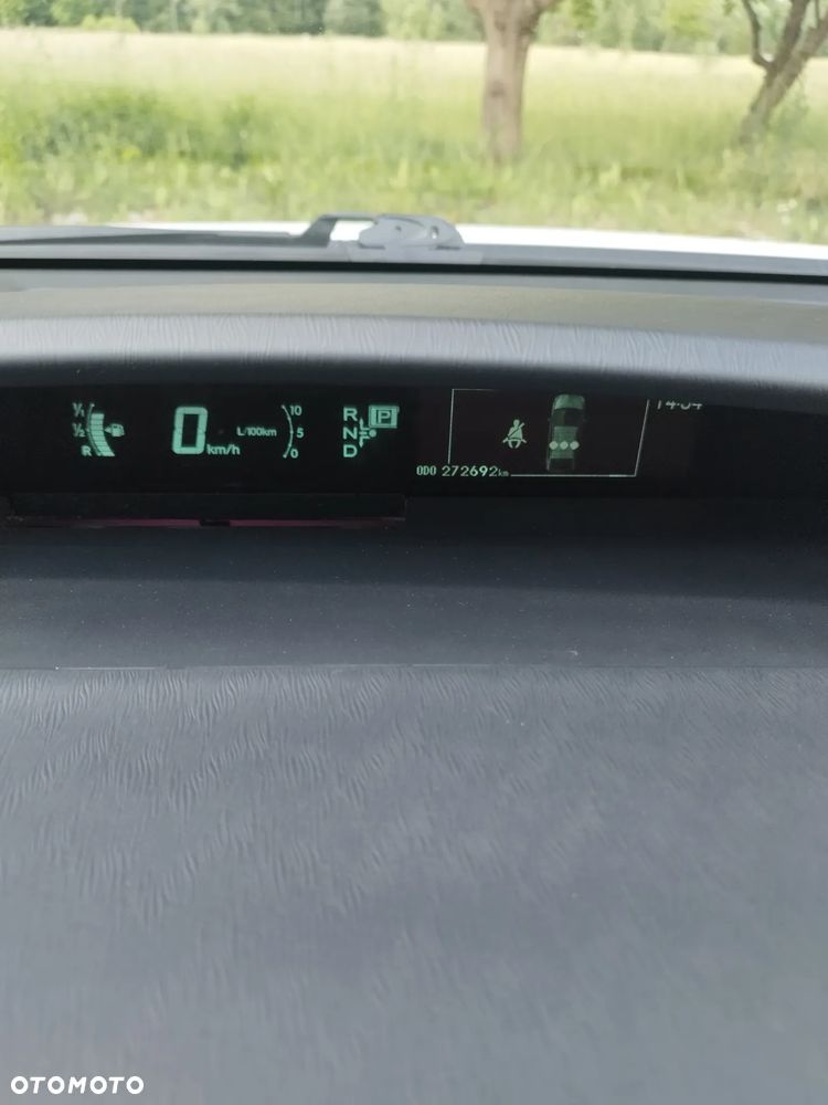 Toyota Prius 1.8 HSD Active - 28
