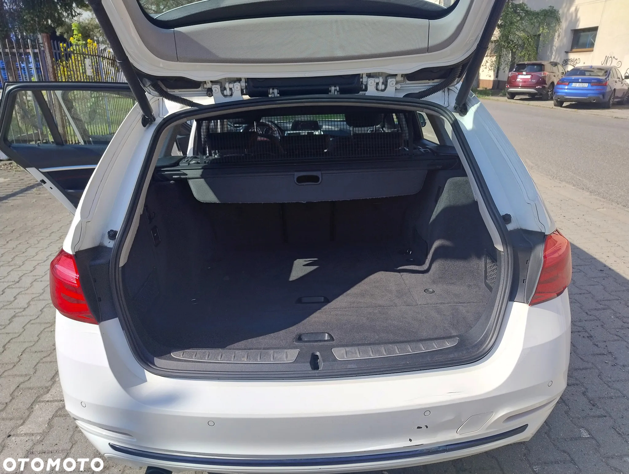 BMW Seria 3 318d - 16