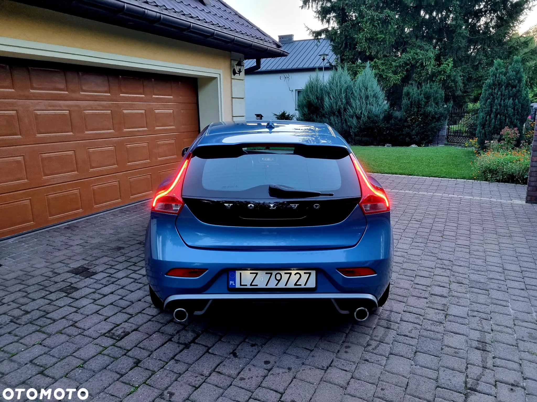 Volvo V40 D2 Drive-E R-Design Kinetic - 10