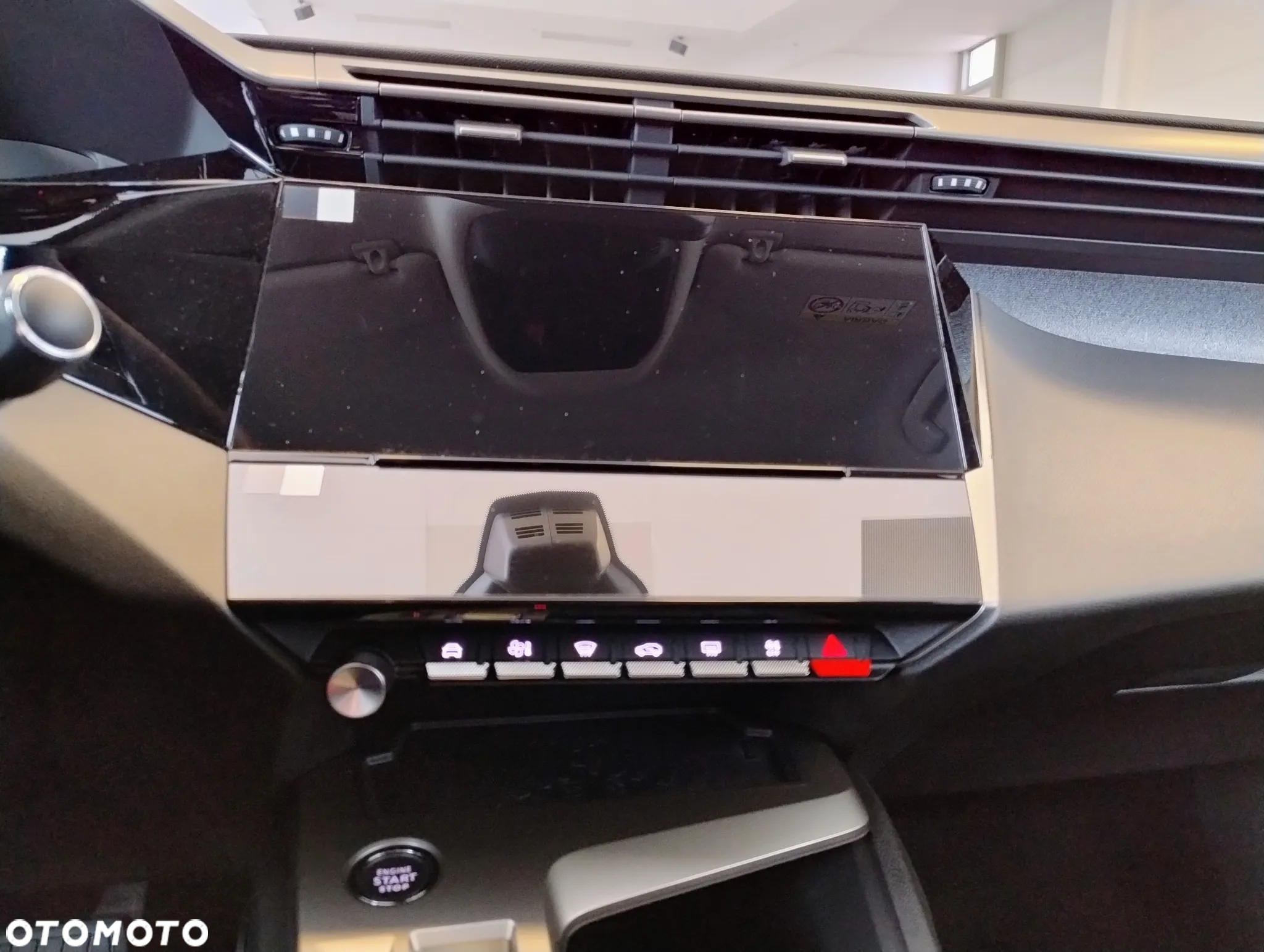 Peugeot 408 - 16