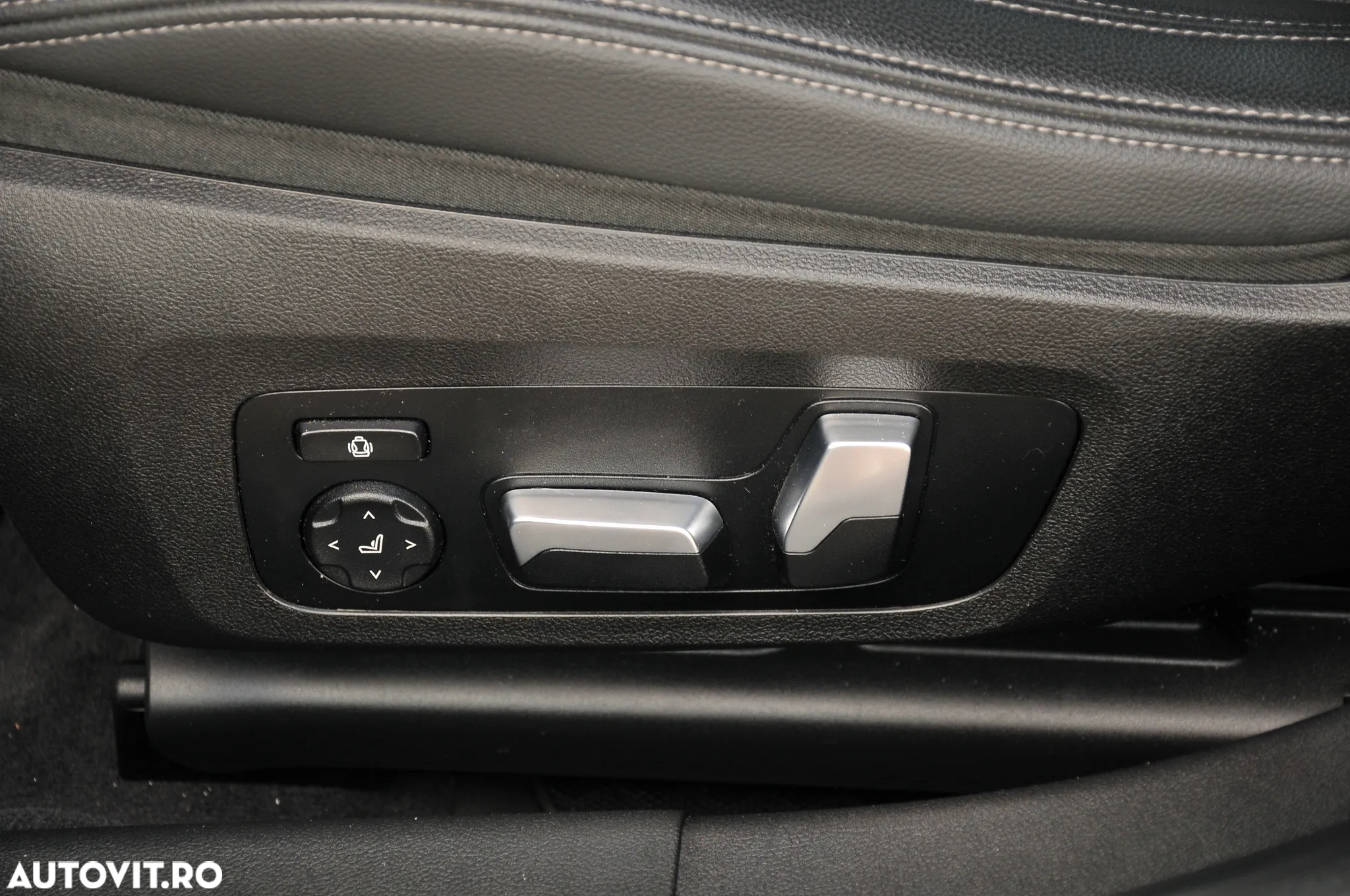 BMW Seria 3 320d xDrive AT - 37