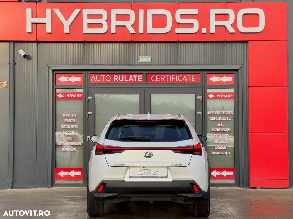 Lexus UX 250h FWD Executive - 7