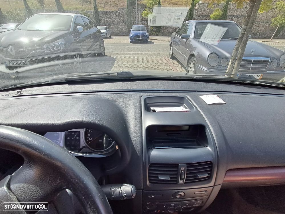 Renault Clio 1.2 16V Expression - 10