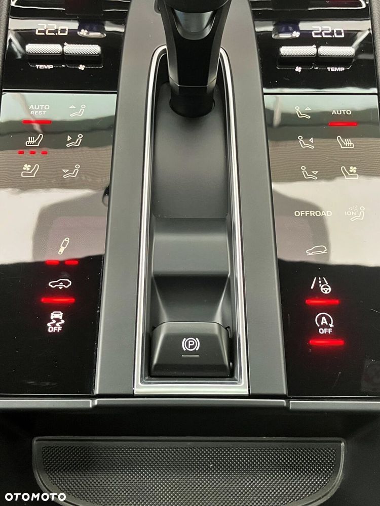 Porsche Macan - 28