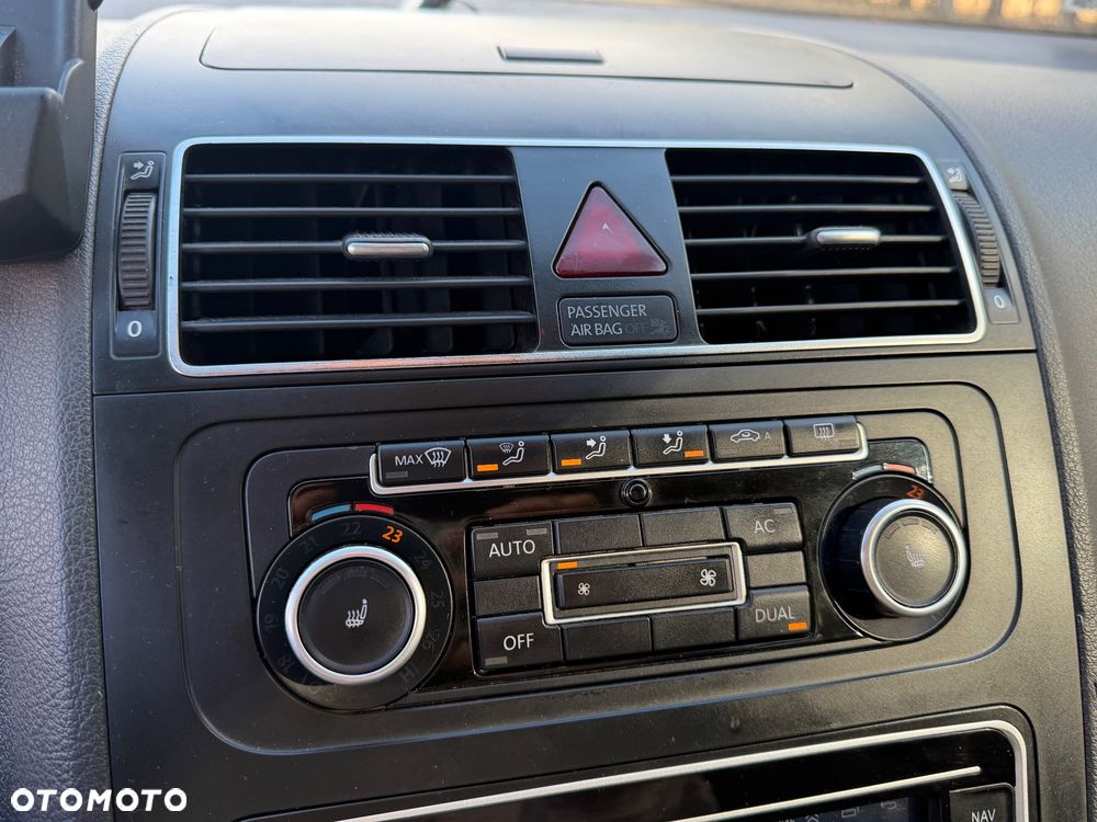 Volkswagen Touran 1.6 TDI DPF Cross DSG - 14