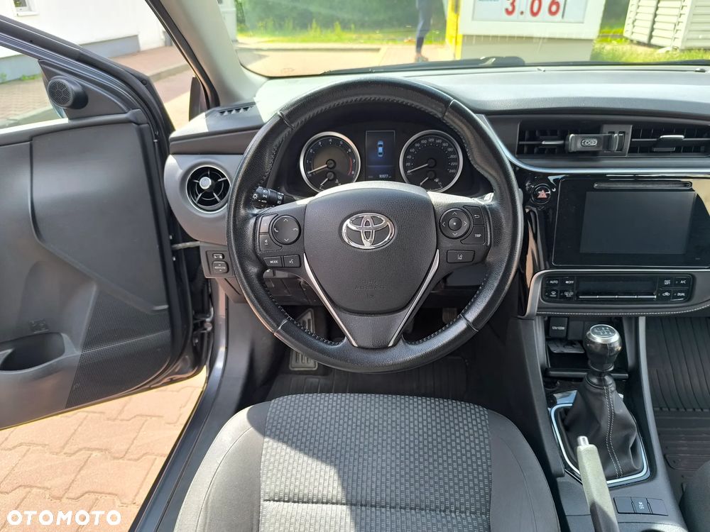 Toyota Corolla 1.6 Comfort - 33
