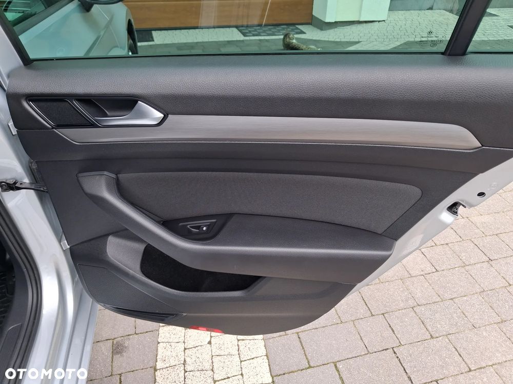 Volkswagen Passat 2.0 TDI EVO Business - 15