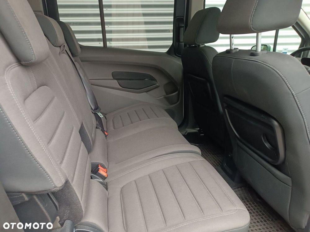 Ford Tourneo Connect Grand - 32