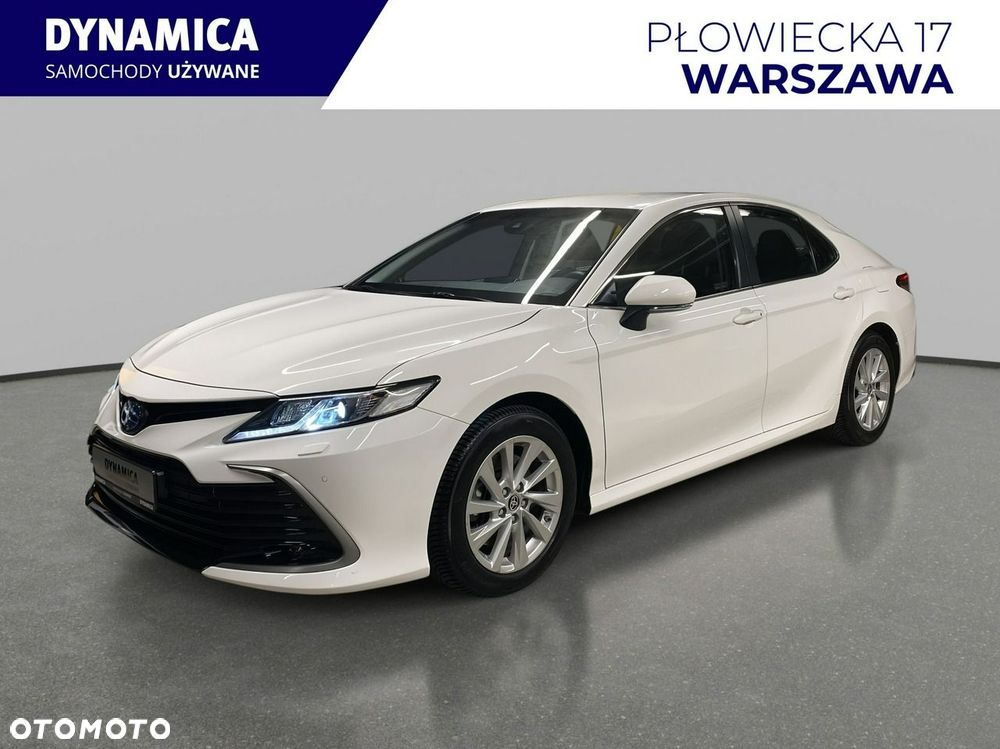 Toyota Camry - 4