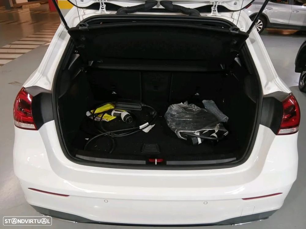 Mercedes-Benz A 250 e Style Plus - 11